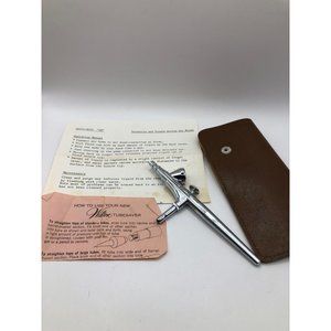 Magic Mist Air Brush Cake Decorating Cake Toppers Brown Case with Instructions